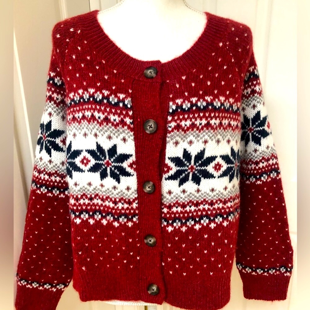 NWT - Old Navy Button Front Winter Sweater. Long Sleeves.